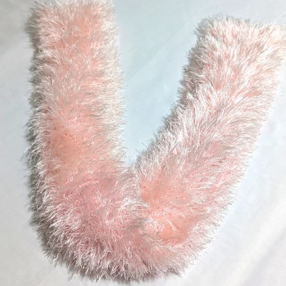 NWOT Handmade Pale Pink Eyelash Knitted Oblong Scarf - Picture 6 of 10